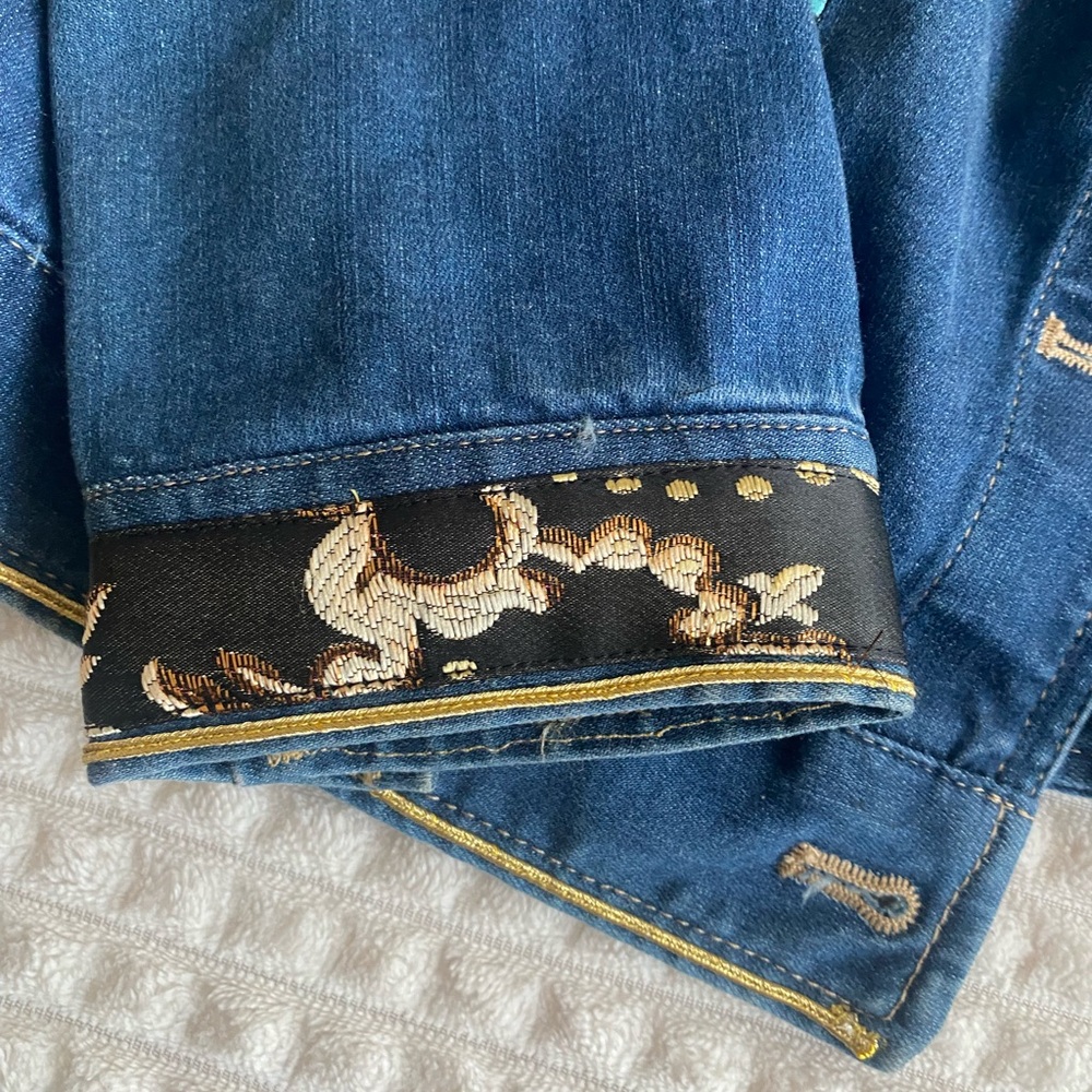 Embroidered Denim Jacket - Picture 4 of 6